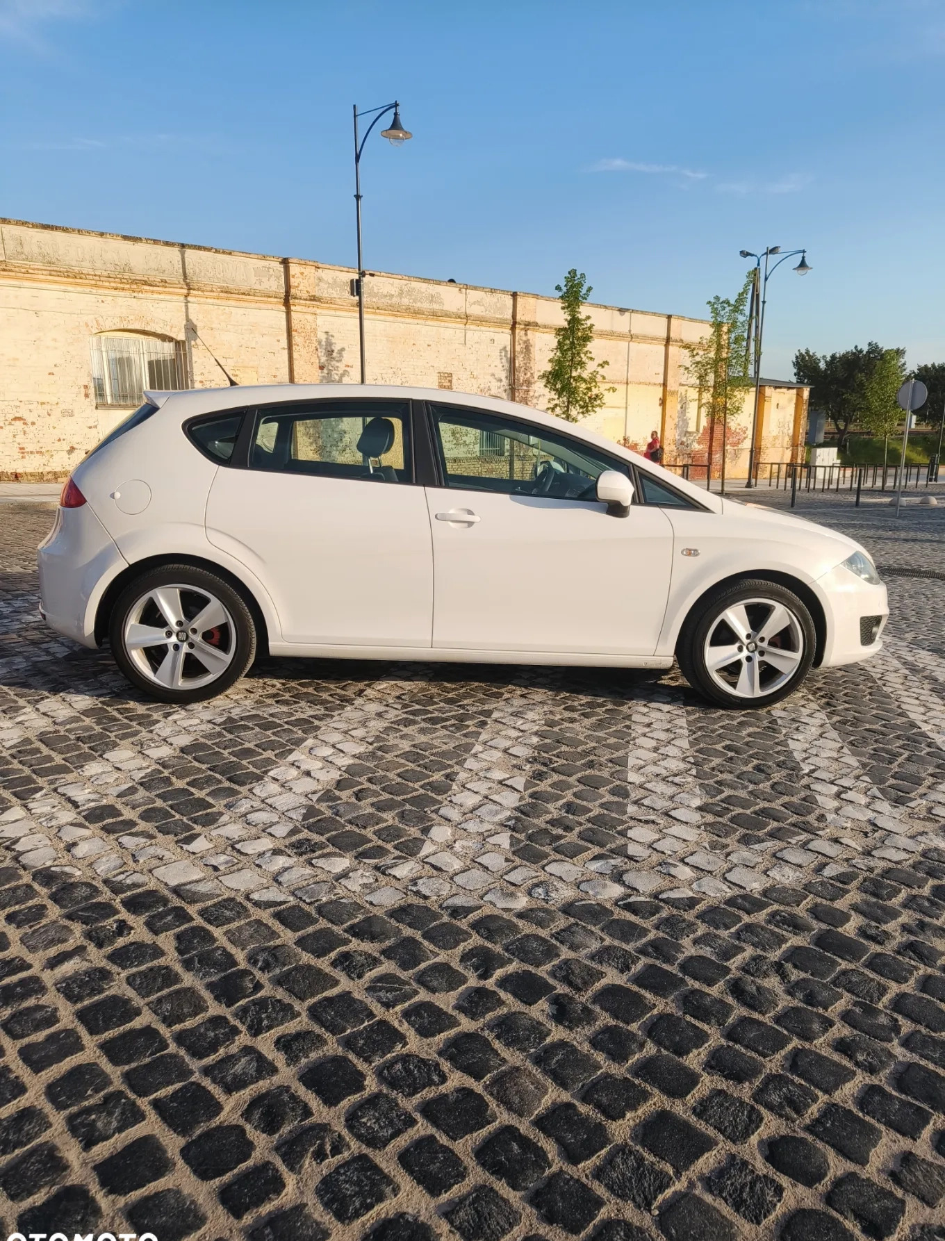 Seat Leon cena 17399 przebieg: 235000, rok produkcji 2010 z Chojnice małe 529